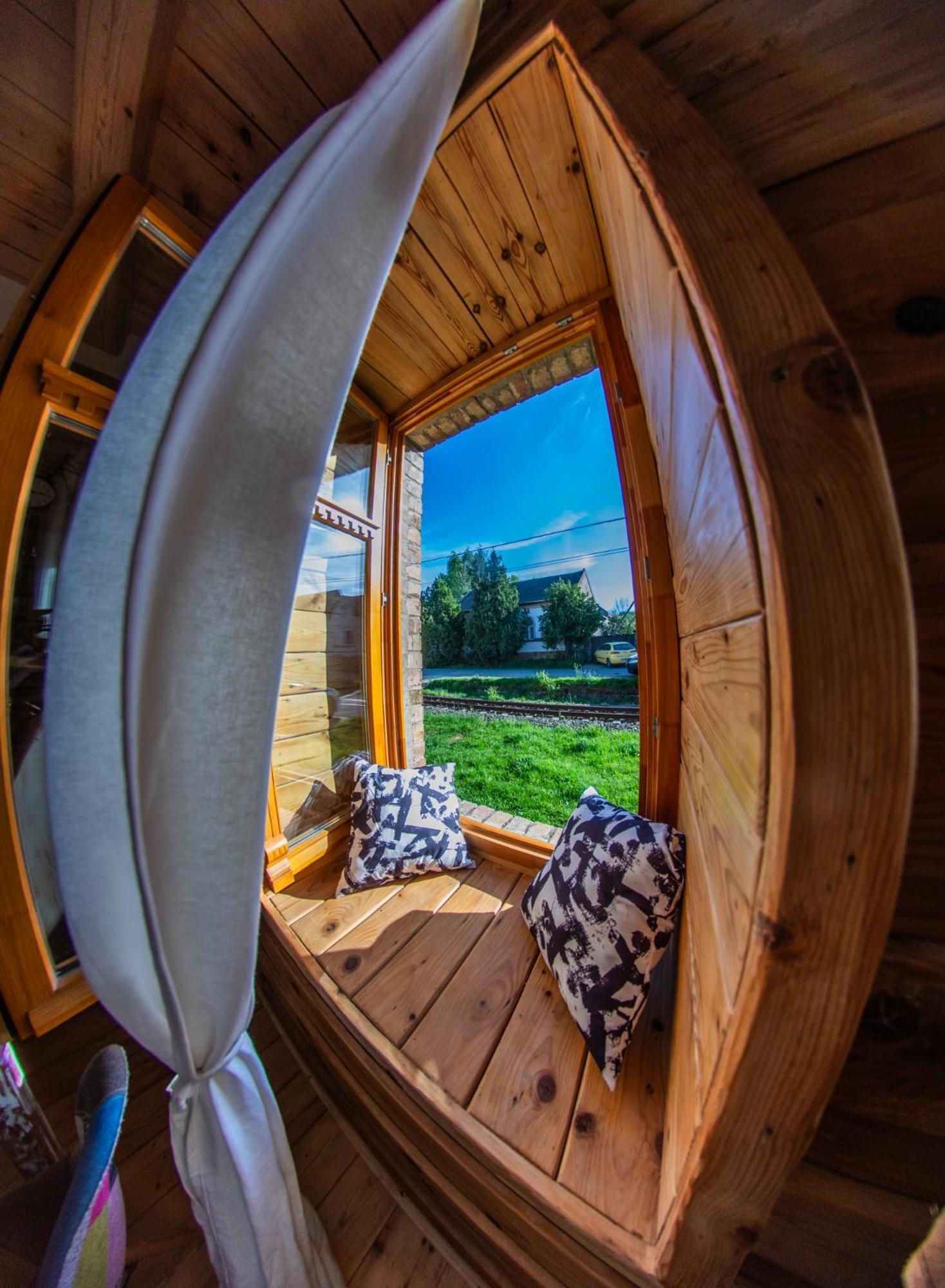 Minifaktura Loft Apartman & Reggelizo Es Etelbar Szokolya ภายนอก รูปภาพ